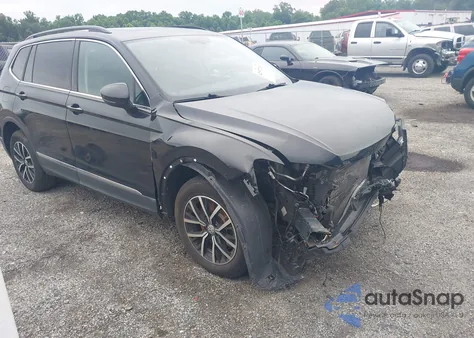 2021 Volkswagen Tiguan 2.0T Se/2.0T Se R-Line Black/2.0T Sel z USA, uszkodzony, nr VIN 3VV2B7AX1MM030328